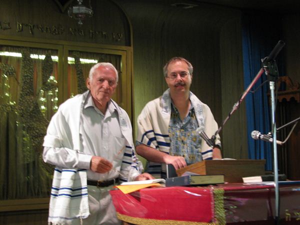 Members at bimah.